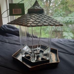 NWT bird feeder